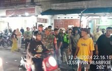 Babinsa Koramil 0201-05/MB Memonitor Kecelakaan Lalu Lintas di Jl. Brigjen Katamso Medan Maimun