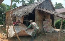Atasi Masalah Kemiskinan, Satgas TMMD ke-121 Kodim 0204/DS Rehab Dua RTLH di Desa Rumah Sumbul