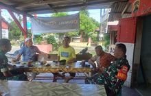 Tingkatkan Silaturahmi, Babinsa Koramil 0201-10/MM Laksanakan Komsos dengan Kepling dan Warga Binaan