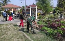 Danramil 0201-10/MM Pimpin Gotong Royong Bersihkan Lingkungan di Medan Marelan