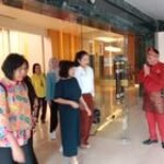 Danramil 0201-02/MT Pastikan Keamanan Rombongan Ibu Dansesko TNI Menuju Istana Maimun