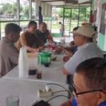 Babinsa Kelurahan Mabar Laksanakan Komsos dengan Warga Binaan di Kantor Forum Masyarakat Peduli Lapangan