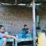 Kehadiran Aktif Babinsa Serma Effendi di Desa Ujung Labuhan Dukung Kamtibmas Jelang Pemilu 2024