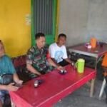 Babinsa Koramil 0201-07/Medan Tuntungan Gelar Komsos di Warung Kopi Bersama Warga