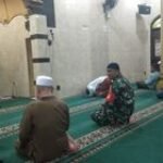 Babinsa Sei Kera Hilir II Serma Sutrisno Ajak Warga Aktif Jaga Keamanan Selama Safari Subuh