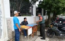 Babinsa Koramil 0201-01/MP Gelar Komsos di Jalan Karsa, Perkuat Kemanunggalan TNI dan Rakyat