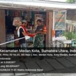 Babinsa Kelurahan Sitirejo1 Serka R.Pakpahan Ajak Warga Binaan Kibarkan Bendera Merah Putih
