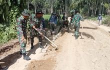 Abaikan Penat, Satgas TMMD 121 Kodim 0204/DS Kembali Tangani Material Sirtu