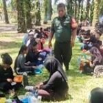 Serba-Serbi TMMD: Babinsa Ajak Pelajar Jadi Agen Pecinta Lingkungan