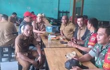 Babinsa Kelurahan Pulau Brayan Kota Gelar Komsos di Jalan Pertempuran Ling VI