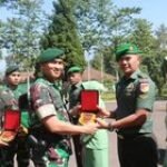 Upacara Tradisi Pelepasan 9 Prajurit Yonif 303 Kostrad, Penghormatan dan Penghargaan dari Satuan Lama