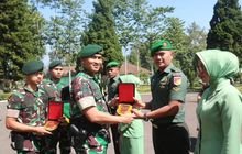 Upacara Tradisi Pelepasan 9 Prajurit Yonif 303 Kostrad, Penghormatan dan Penghargaan dari Satuan Lama
