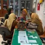 Babinsa Koramil 0201-01/MP Peltu (K) Ayu Trisna Gelar Komsos Bersama Dinas Kesehatan di Kelurahan Sekip