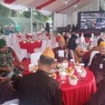 Babinsa Serda Eh. Nababan Dampingi Veteran dalam Penerimaan Bantuan Sosial pada HUT TNI Ke-79