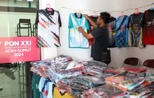 Jauh-jauh dari Jakarta Jualan Beragam Kaos, Roma Merasa Terbantu Ada PON XXI Aceh-Sumut