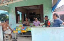 Jalin Keakraban, Babinsa Koramil 0201-14/PB Gelar Bincang Santai di Warung Kopi Bersama Warga
