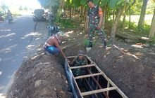 Babinsa Koramil 0201-14/PB Serda Agustiar Ajak Pekerja Bangunan Utamakan Keselamatan Kerja