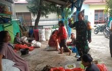 Babinsa Sidorame Barat II Gelar Komsos Bersama Ibu-Ibu Bahas Kebersihan Lingkungan