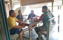 Babinsa Desa Salam Tani Gelar Komsos, Pererat Hubungan dengan Warga