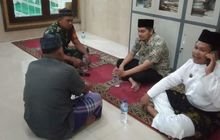 Babinsa Koramil 0201-09/MB Dan Lurah Lakukan Komsos Bersama Tokoh Masyarakat Dan Tokoh Agama