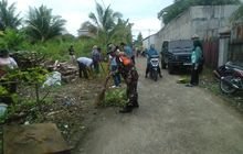 Babinsa Koramil 07/MT Bersama Warga Gelar Gotong Royong di Kelurahan Tanjung Selamat