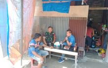Babinsa Koramil 0201-01/MP Laksanakan Komsos dengan Warga Kesawan