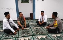 Babinsa Winong Tumbuhkan Kedekatan Dengan Tokoh Agama