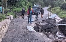 Pengabdian Tanpa Batas: Babinsa dan Aparat Kawal Logistik Pilkada di Tengah Jalan Terjal Tanah Pinem
