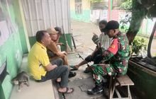 Babinsa Sertu Harsoyo Ajak Warga Pekan Labuhan Tingkatkan Kesadaran Kesehatan