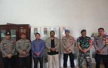 Babinsa Koramil 07/Salak dan Bhabinkamtibmas Perketat Pengamanan Kotak Suara Pilkada Serentak 2024 di Pakpak Bharat