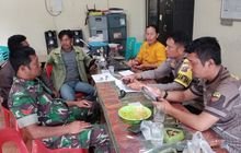 Babinsa Koramil 02/Sidikalang Laksanakan Komsos dan Monitoring Pemilihan Serentak 2024 di Wilayah Dairi