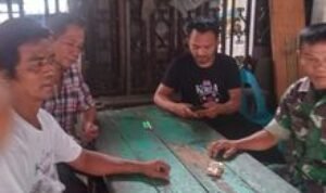 PBK Jumat Tanggal 29 November 2024 Babinsa PBK Sertu J. Sidabutar Melaksanakan Komsos di Wilayah Binaan PBK Lingkungan 2 Pasca Pilkada Serentak