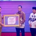 PJ Gubernur Sumut Agus Fatoni Terima Penghargaan 'Tokoh Inspiratif Indonesia' dari Media Grup