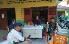 Babinsa Kelurahan Harjosari I Komsos Bersama Kepling Dan Warga Di Kantor Lurah