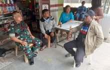 Babinsa Serma Muhammad Salim Dari Koramil 0201-01/MP Melakukan Kunjungan Rumah Warga