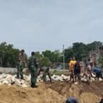 Babinsa dan Warga Gotong Royong Bangun Talud, Antisipasi Cuaca Ekstrim