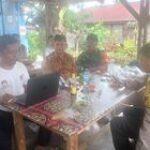 Babinsa dan Bhabinkamtibmas Jalin Sinergi Melalui Komsos di Desa Gunung Kelawas