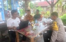 Babinsa dan Bhabinkamtibmas Jalin Sinergi Melalui Komsos di Desa Gunung Kelawas