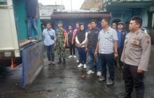 Serka Wijayanto Memonitor Pergeseran Kotak Suara Dari PPK Medan Baru Ke Gudang KPU Medan