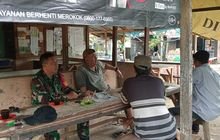 Babinsa Serma Suswanto Jalin Komsos dengan Warga Desa Suka Mulia Hulu