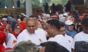 Pj. Bupati Langkat Faisal Hasrimy Lepas Ribuan Guru dalam Gerak Jalan Santai HUT PGRI ke-79