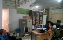 Babinsa Koramil 0201-01/MP Gelar Komsos dengan Perangkat Kelurahan Sei Putih Barat