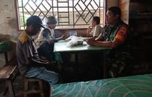 Babinsa Kopka Iswandi Jalin Keakraban dengan Warga Lewat Komsos di Warung Kopi