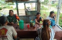 Jaga Hubungan Baik, Babinsa koramil 0201-14/PB Komsos Dengan Warga Binaan