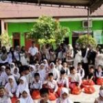 Keluarga Besar MIN 9 Medan Berbagi Sembako Sambut Bulan Suci Ramadhan 1446 H