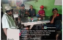 Babinsa Pancur Batu Serka Wilopo Jalin Keakraban dengan Warga di Warung Kopi Milik Pak Tejo Desa Patumbak Satu