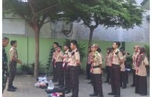 Wujudkan Kemandirian Pramuka, Piket Koramil 0201-10/MM Berikan Pembekalan Dapur Lapangan