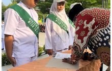 Kepala MTsN 1 Langkat Lantik Pengurus OSIM, UKS dan PIKR Masa Bakti 2025-2026