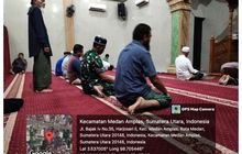 Babinsa Koramil 0201-08/MA Rutin Sholat Subuh Di Wilayah Binaan