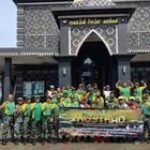 Denma Divif 1 Kostrad Gelar Karya Bakti di Masjid Hajar Aswad Depok, Perkuat Sinergi TNI dan Masyarakat